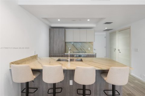 Condo in Miami, Florida, 3 bedrooms  № 1937787 - photo 15