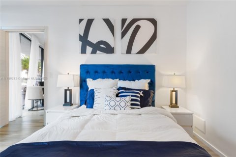 Condominio en alquiler en Miami, Florida, 3 dormitorios, 158.4 m2 № 1937787 - foto 19