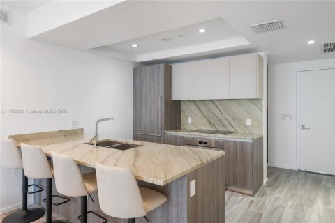 Condo in Miami, Florida, 3 bedrooms  № 1937787 - photo 17