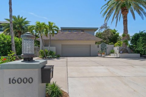 Villa ou maison à vendre à Redington Beach, Floride: 3 chambres, 407.75 m2 № 2207385 - photo 2