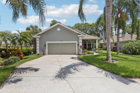 Villa ou maison à vendre à Tavares, Floride: 3 chambres, 183.95 m2 № 1792248 - photo 1