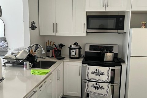 Copropriété à louer à Miami, Floride: 2 chambres, 74.69 m2 № 2323431 - photo 3