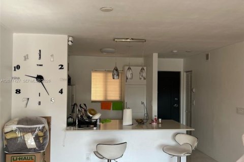 Copropriété à louer à Miami, Floride: 2 chambres, 74.69 m2 № 2323431 - photo 5