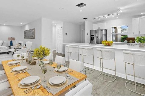 House in West Palm Beach, Florida 2 bedrooms, 122.63 sq.m. № 1822250 - photo 8