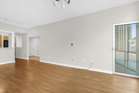Condo in Orlando, Florida, 1 bedroom  № 1798308 - photo 12