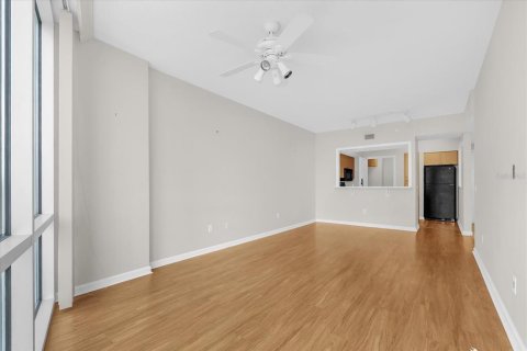 Condo in Orlando, Florida, 1 bedroom  № 1798308 - photo 13