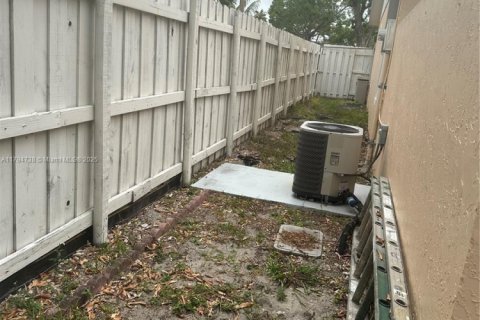 Townhouse in Miami Gardens, Florida 4 bedrooms, 115.57 sq.m. № 1697355 - photo 20