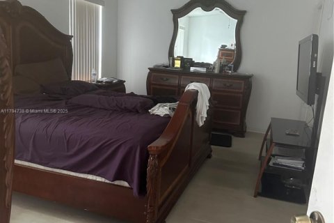 Townhouse in Miami Gardens, Florida 4 bedrooms, 115.57 sq.m. № 1697355 - photo 15