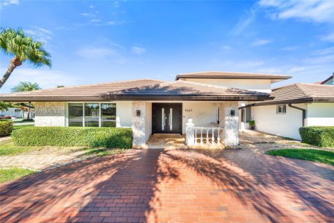 Villa ou maison à Miami, Floride 5 chambres, 437.57 m2 № 1998704