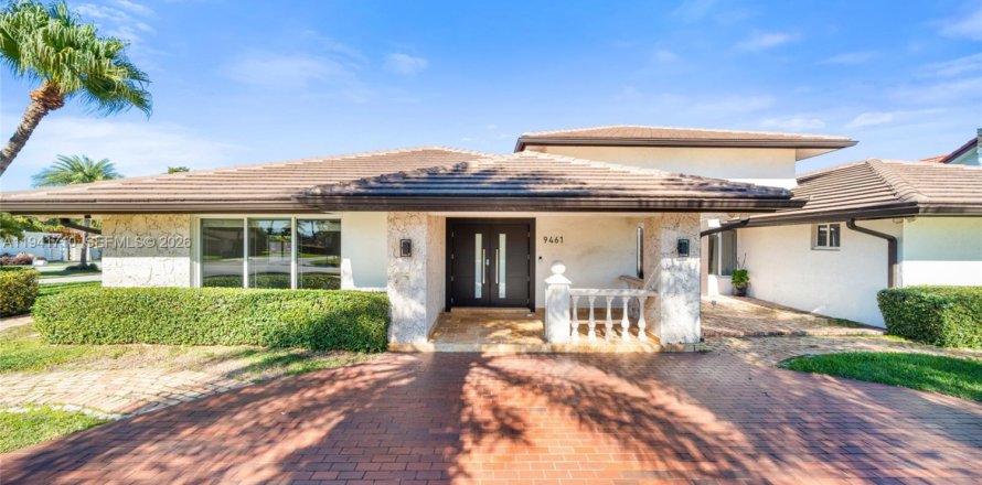 Villa ou maison à Miami, Floride 5 chambres, 437.57 m2 № 1998704