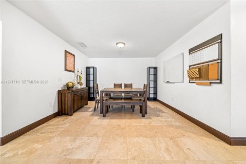 Villa ou maison à vendre à Miami, Floride: 5 chambres, 437.57 m2 № 1998704 - photo 16