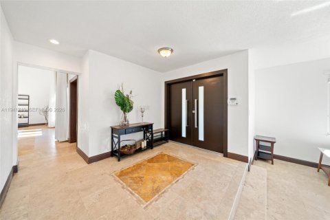 Villa ou maison à vendre à Miami, Floride: 5 chambres, 437.57 m2 № 1998704 - photo 4