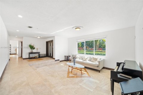 Villa ou maison à vendre à Miami, Floride: 5 chambres, 437.57 m2 № 1998704 - photo 5