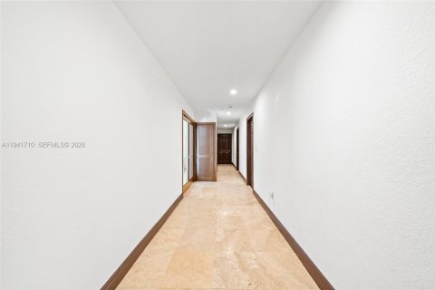 Villa ou maison à vendre à Miami, Floride: 5 chambres, 437.57 m2 № 1998704 - photo 20