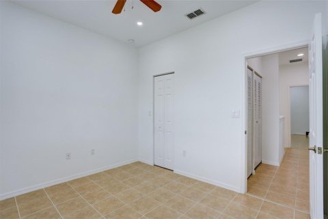 Townhouse in Tamarac, Florida 3 bedrooms, 142.7 sq.m. № 2246732 - photo 13
