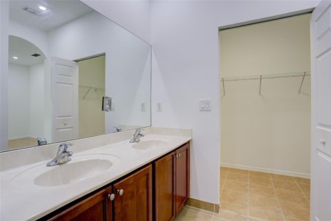 Townhouse in Tamarac, Florida 3 bedrooms, 142.7 sq.m. № 2246732 - photo 7