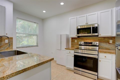 Townhouse in Tamarac, Florida 3 bedrooms, 142.7 sq.m. № 2246732 - photo 3