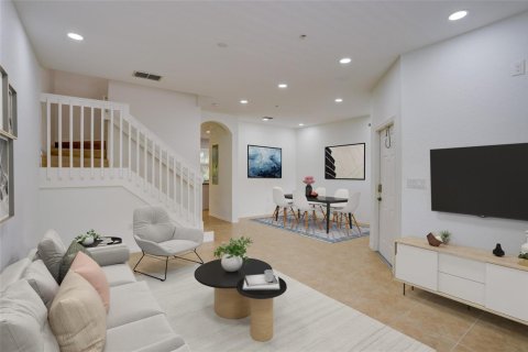 Townhouse in Tamarac, Florida 3 bedrooms, 142.7 sq.m. № 2246732 - photo 2