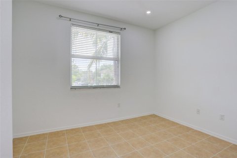 Townhouse in Tamarac, Florida 3 bedrooms, 142.7 sq.m. № 2246732 - photo 12