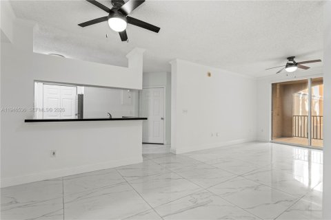 Condominio en venta en Sunny Isles Beach, Florida, 2 dormitorios, 95.13 m2 № 2008079 - foto 3