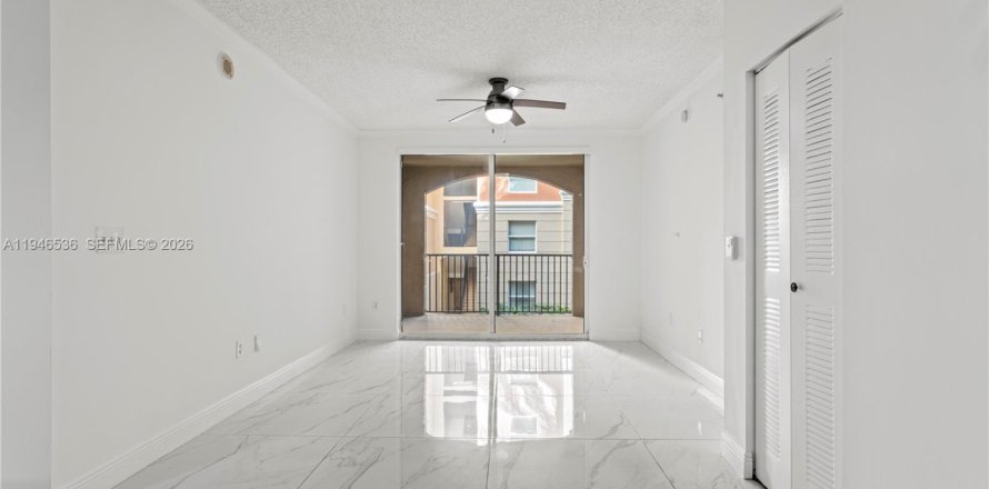 Condominio en Sunny Isles Beach, Florida, 2 dormitorios  № 2008079