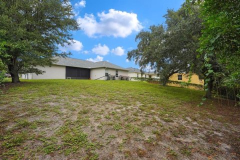 House in Deltona, Florida 3 bedrooms, 179.49 sq.m. № 2408089 - photo 27