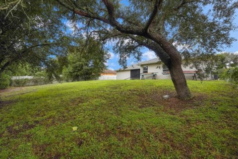 House in Deltona, Florida 3 bedrooms, 179.49 sq.m. № 2408089 - photo 28