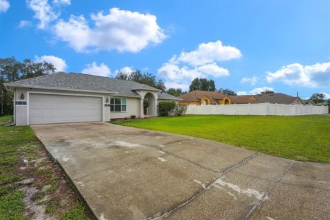 House in Deltona, Florida 3 bedrooms, 179.49 sq.m. № 2408089 - photo 26