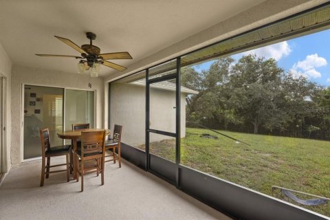 House in Deltona, Florida 3 bedrooms, 179.49 sq.m. № 2408089 - photo 23