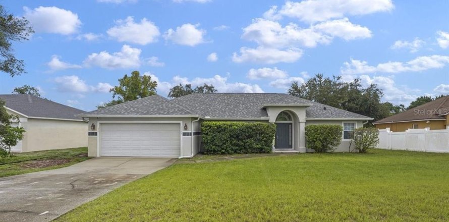 House in Deltona, Florida 3 bedrooms, 179.49 sq.m. № 2408089