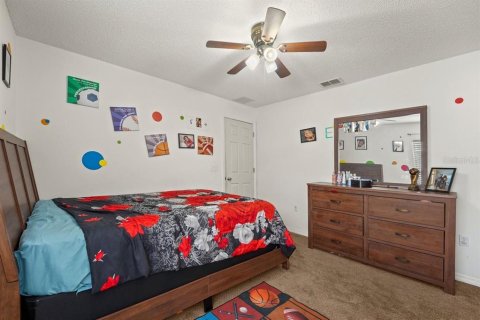 House in Deltona, Florida 3 bedrooms, 179.49 sq.m. № 2408089 - photo 14