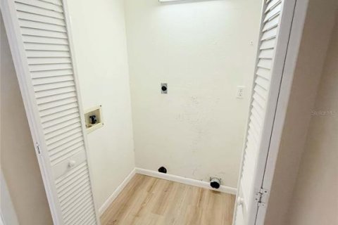 Снять в аренду таунхаус в Индиан-Рокс-Бич, Флорида 4 комнаты, 126.35м2, № 1909136 - фото 12