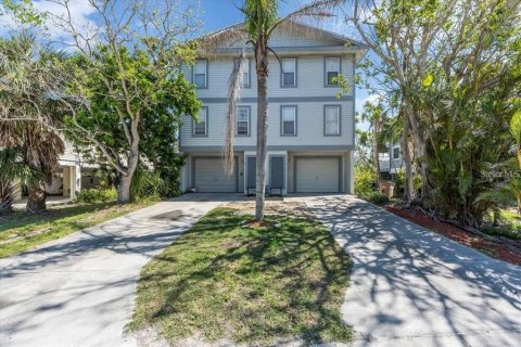 Townhouse in Indian Rocks Beach, Florida 3 bedrooms, 126.35 sq.m. № 1909136 - photo 2