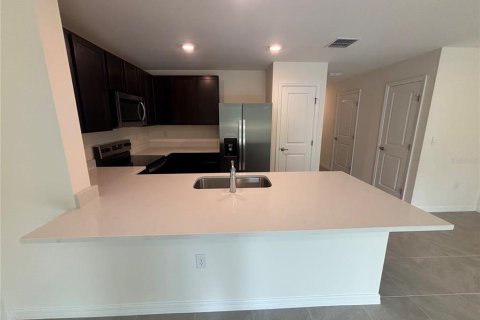 Townhouse in Ocala, Florida 3 bedrooms, 139.82 sq.m. № 1913068 - photo 3