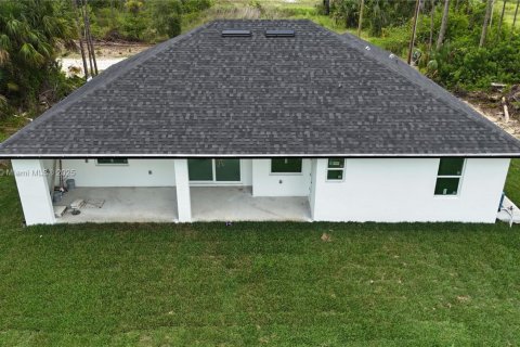 Villa ou maison à louer à Lehigh Acres, Floride: 3 chambres № 1951180 - photo 1