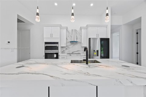 Villa ou maison à louer à Lehigh Acres, Floride: 3 chambres № 1951180 - photo 4