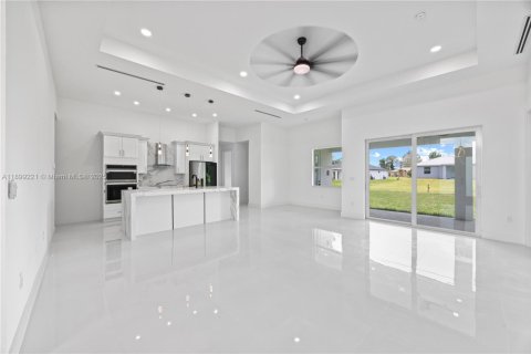 Villa ou maison à louer à Lehigh Acres, Floride: 3 chambres № 1951180 - photo 2