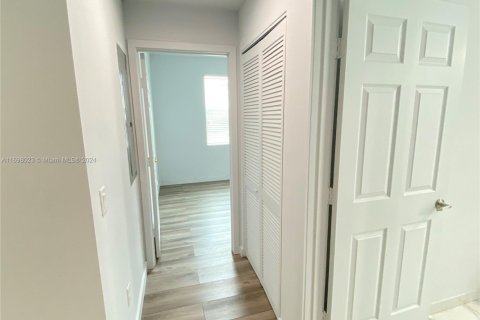 Immobilier commercial à vendre à West Palm Beach, Floride: 256.78 m2 № 1699363 - photo 23