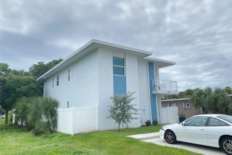 Immobilier commercial à vendre à West Palm Beach, Floride: 256.78 m2 № 1699363 - photo 2