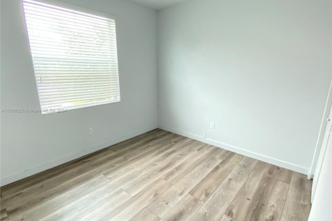 Immobilier commercial à vendre à West Palm Beach, Floride: 256.78 m2 № 1699363 - photo 24