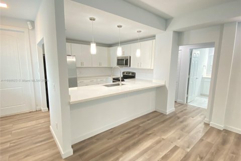 Immobilier commercial à vendre à West Palm Beach, Floride: 256.78 m2 № 1699363 - photo 9