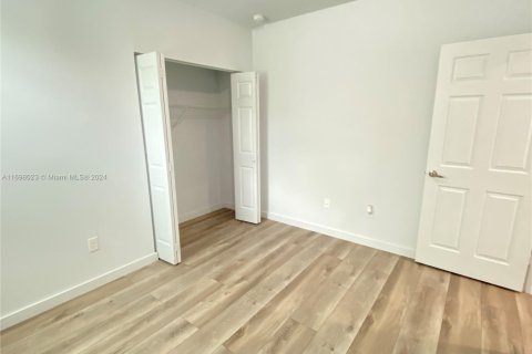 Immobilier commercial à vendre à West Palm Beach, Floride: 256.78 m2 № 1699363 - photo 21