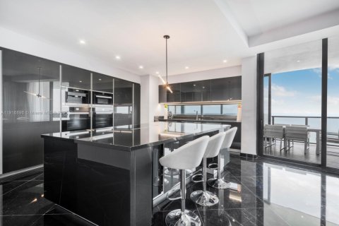 Copropriété à vendre à Sunny Isles Beach, Floride: 4 chambres, 330.27 m2 № 2082549 - photo 3