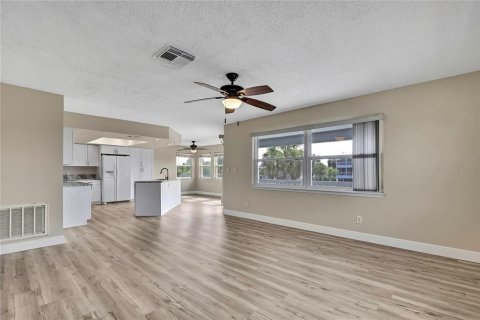 Casa en alquiler en Hernando Beach, Florida, 3 dormitorios, 130.06 m2 № 1795313 - foto 15