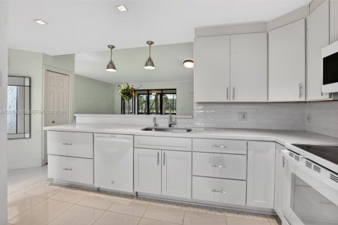 Condo in Boca Raton, Florida, 2 bedrooms  № 2088356 - photo 13
