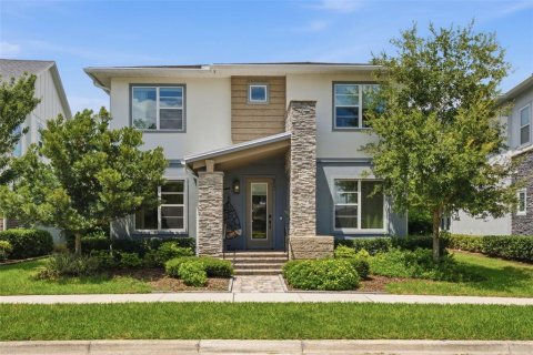 House in Orlando, Florida 6 bedrooms, 356.19 sq.m. № 2203543