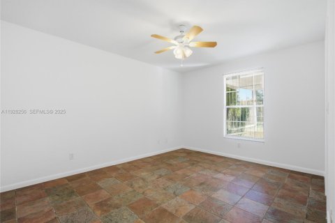 Casa en venta en Port St. Lucie, Florida, 2 dormitorios, 83.24 m2 № 1986901 - foto 14