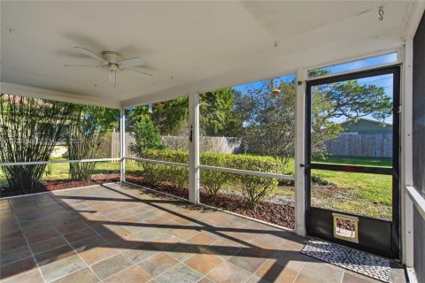 Casa en venta en Port St. Lucie, Florida, 2 dormitorios, 83.24 m2 № 1986901 - foto 17