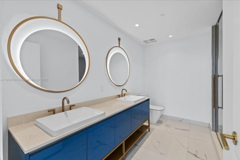 Condo in Miami, Florida, 2 bedrooms  № 1973808 - photo 9