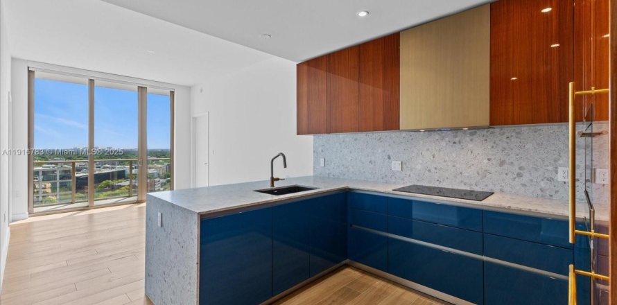 Condo in Miami, Florida, 2 bedrooms  № 1973808